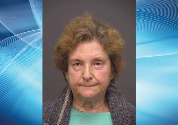 דרום קליפורניה: אישה בת 64 נעצרה בחשד שרצחה את אמה