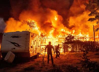 אלפי ברקים הציתו עשרות שריפות בקליפורניה: התנאים הקיצוניים ביותר זה מאות שנים 