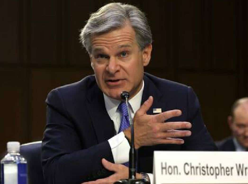 ראש ה-FBI מסרב לומר אם לבולשת היו "סוכנים סמויים שהתלבשו כמו תומכי טראמפ" ב-6 בינואר‏