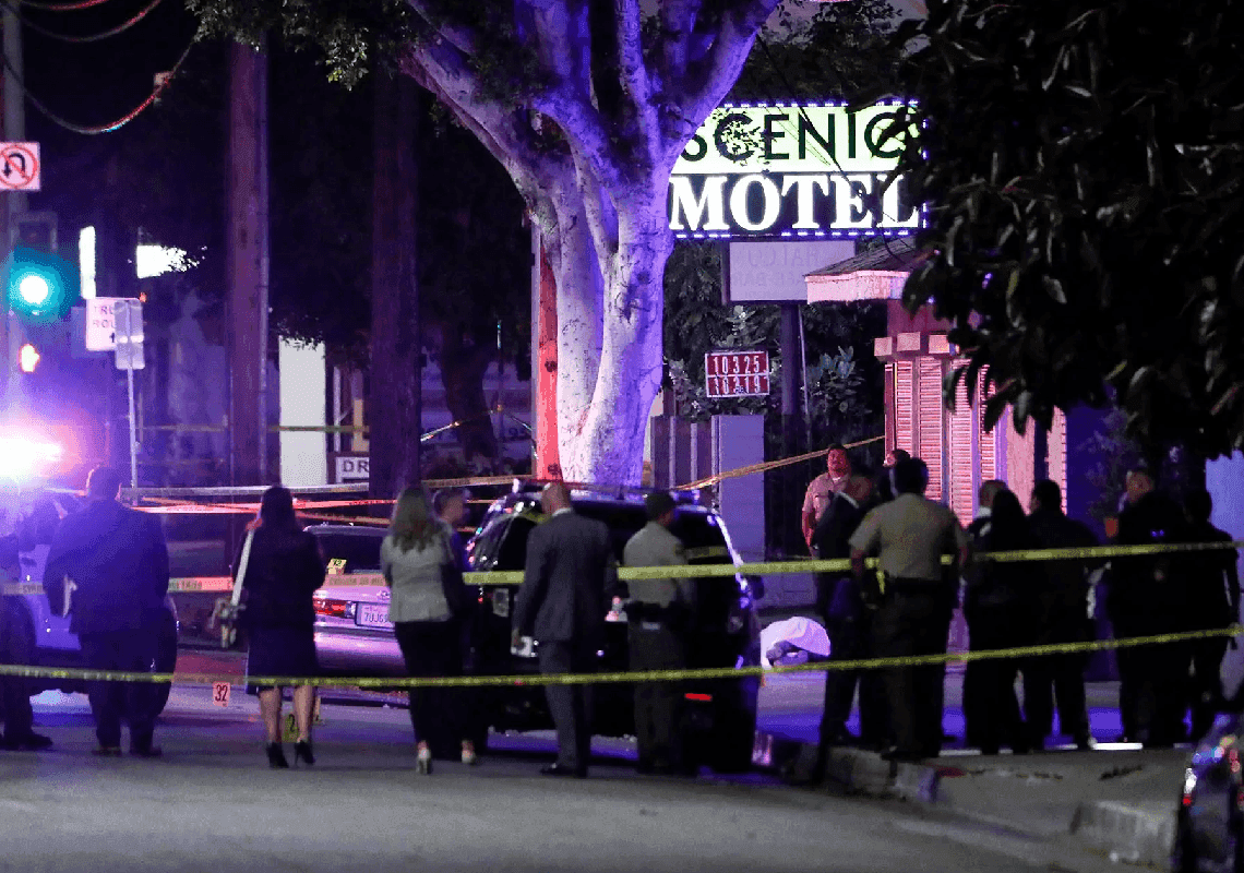 לוס אנג'לס: שני שוטרים הגיבו לאירוע דקירה - ונורו למוות על ידי החשוד 