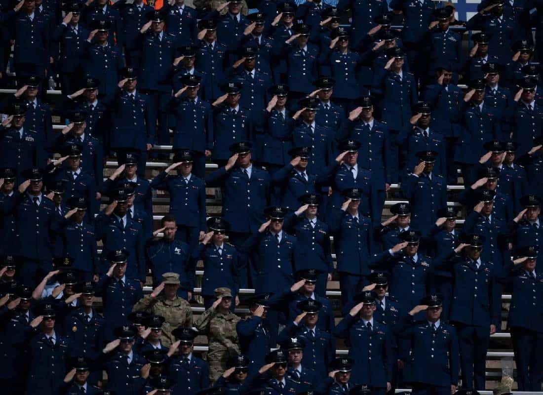 שופטת פדרלית חוסמת את איסור טראמפ על חיילים טרנסג'נדרים בצבא ארה"ב