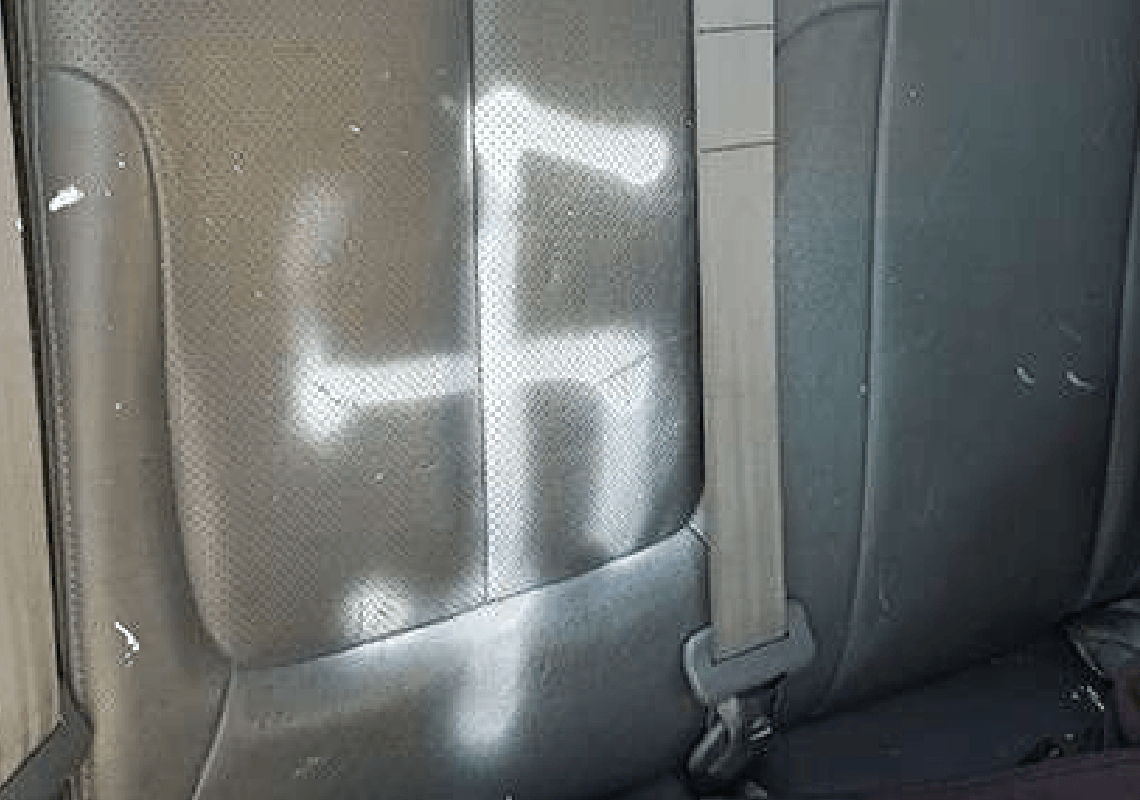 לוס אנג'לס: גבר יהודי יקבל 750,000 דולר - לאחר ששוטרים השחיתו את מכוניתו עם צלב קרס