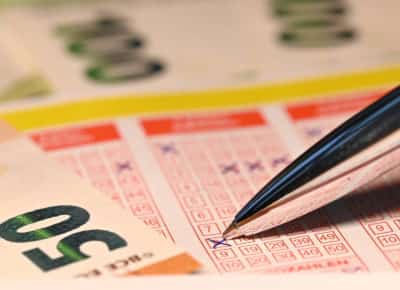 הכרטיס ששינה גורל: החרדי מברוקלין שזכה ב־10 מיליון דולר בלוטו