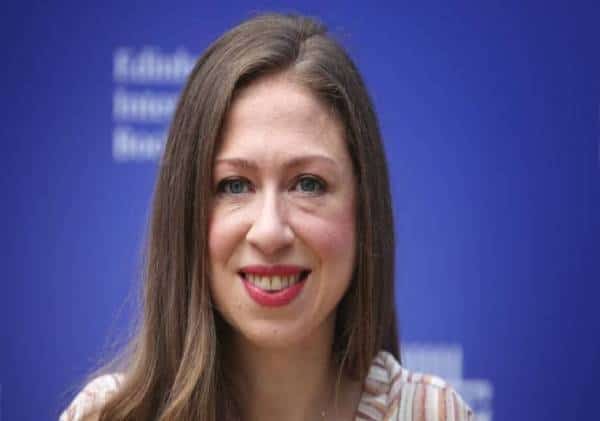 צ'לסי קלינטון: "עובדת על שחיקת הפריווילגיה הלבנה של ילדיי"