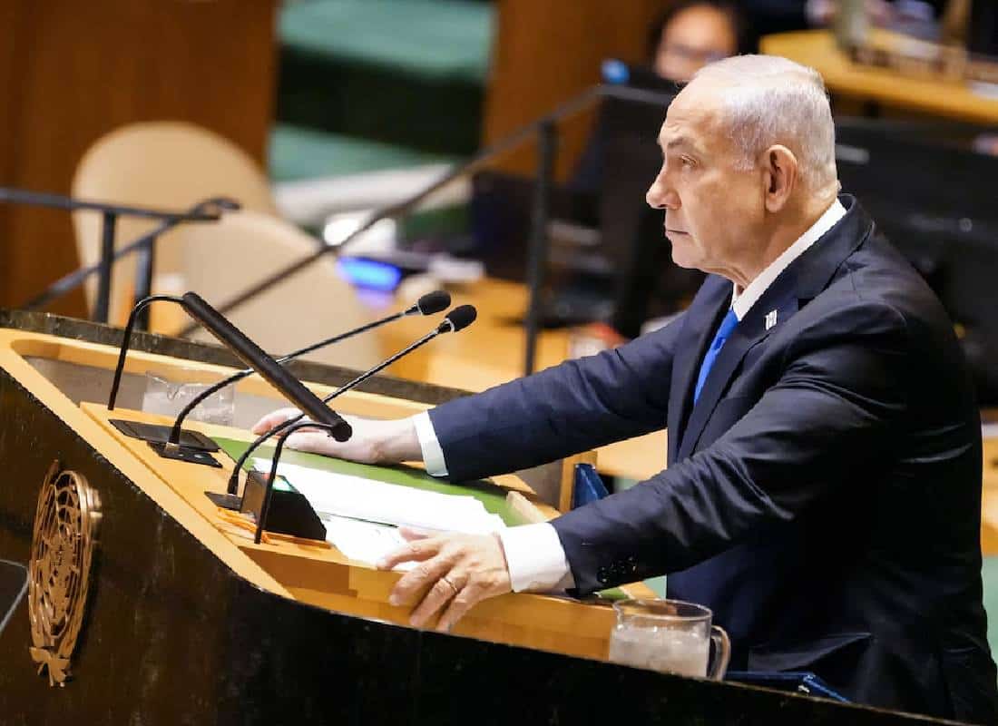 נתניהו שוקל תקיפה מוגבלת באיראן: יעדים צבאיים במקום גרעיניים