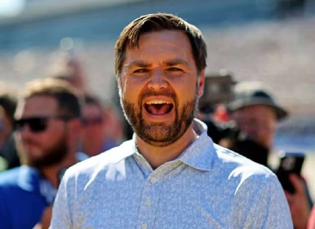 ג'יי די ואנס: "מרגיש בטוח בניצחון טראמפ" למרות הסקרים הצמודים