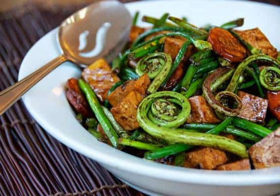 הכירו ירק שאינכם אוכלים, אך אתם בהחלט צריכים להתחיל לאכול: פידלהדס