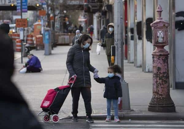 החל מהיום: תושבי ניו יורק וניו ג'רזי נדרשים לשים מסכות מחוץ לבתים