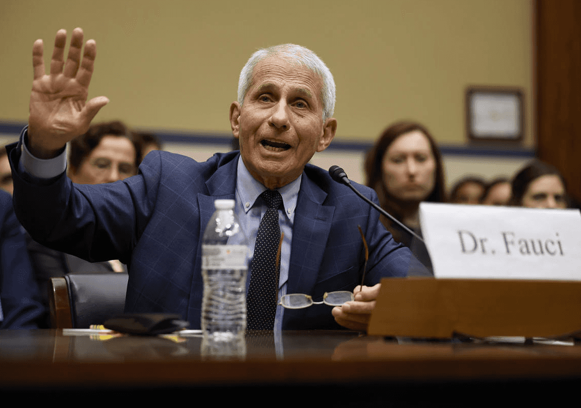 הממשל האמריקאי מימן תערוכה במוזיאון על ד"ר אנתוני פאוצ'י - וכעת נדרש לבטלה