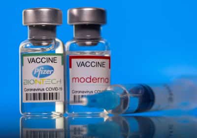 ה-FDA מחייב את פייזר ומודרנה להזהיר: חיסוני הקורונה עלולים לגרום לדלקות לב - במיוחד בקרב גברים צעירים