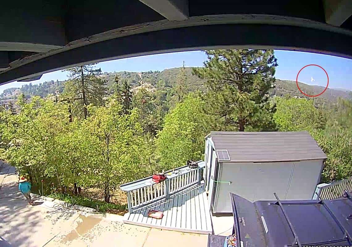 לעיני המצלמות: מטוס קל התרסק בדרום קליפורניה