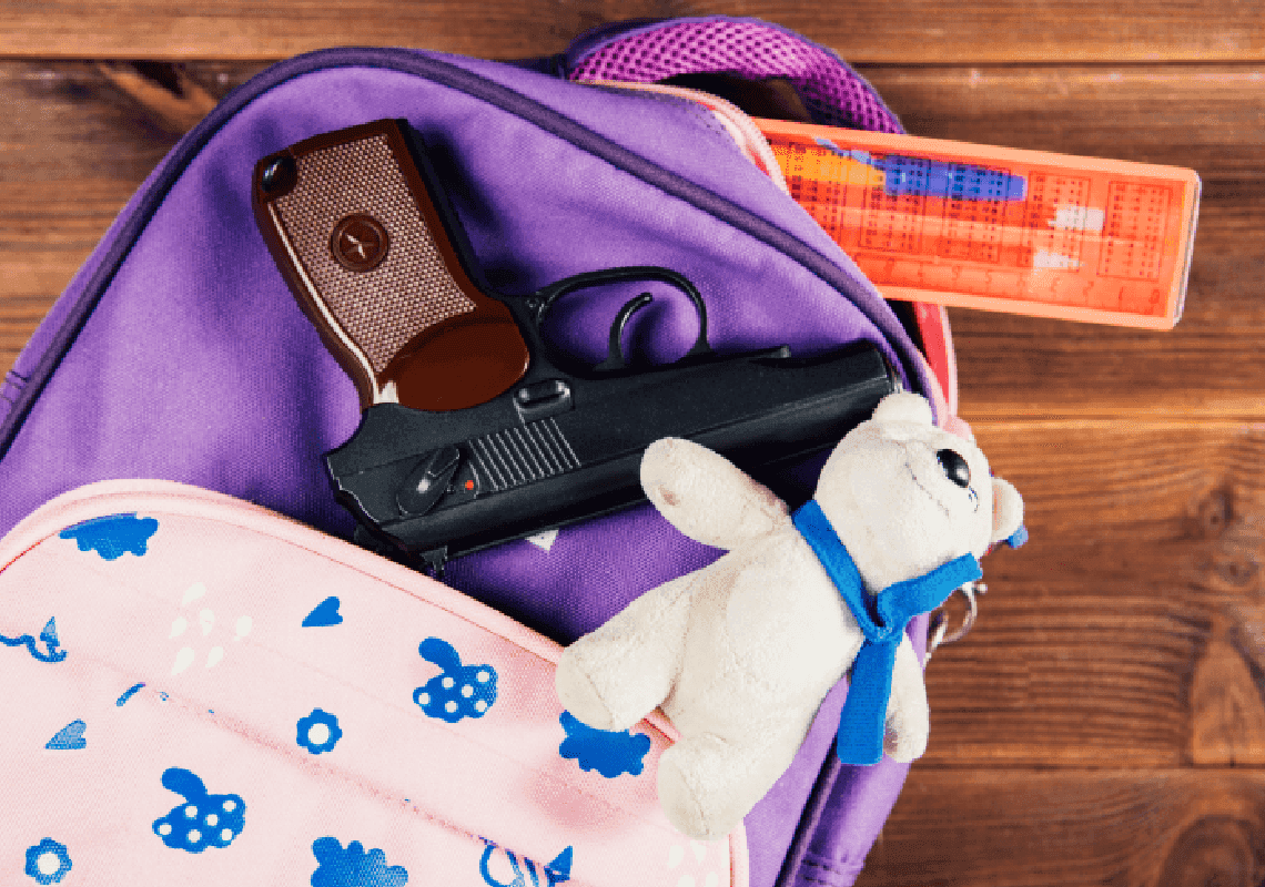 לוס אנג'לס: בת 15 מואשמת שירתה בשני צעירים אחרים