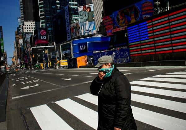 תושבי ניו יורק יחויבו לחבוש מסכות מחוץ לבתים