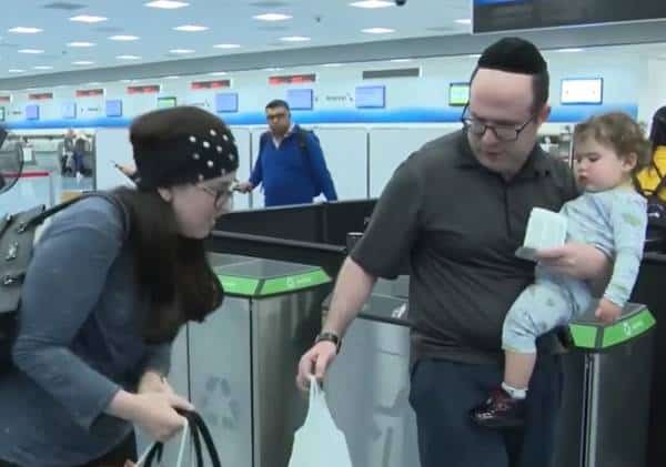 תירוץ לאוברבוקינג או אנטישמיות? נזרקו מהטיסה כי "אתם מסריחים"