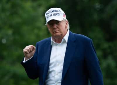 בית המשפט חוסם את מכסי טראמפ: "הנשיא חרג מסמכותו" - מדיניות הסחר המרכזית נעצרת