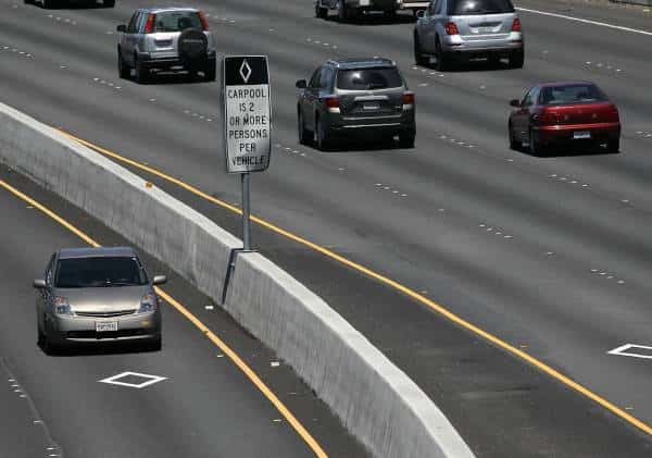 לוס אנג'לס: לנהגים יתאפשר לנסוע בנתיבי הקארפול גם כשהם לבד ברכב
