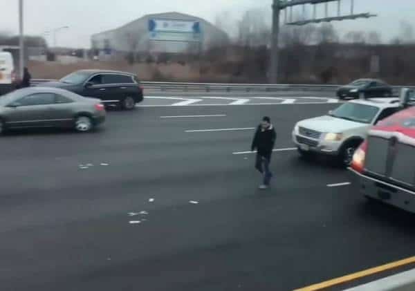 "מי שמחזיר את הכסף לא יועמד לדין": קרוב ל-200 אלף דולר שנפלו ממשאית הברינקס עדיין לא אותרו