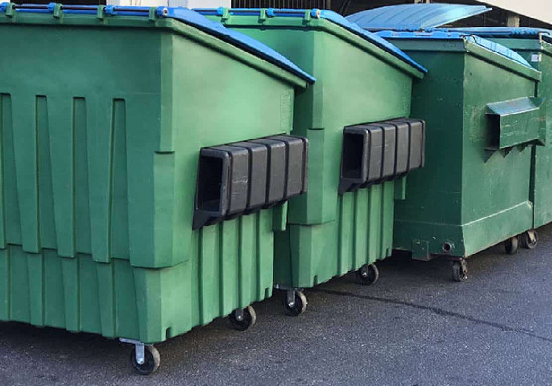 מפלצת: ‏אם מאוקלהומה מואשמת בהשלכת בנה בן החודש לפח אשפה