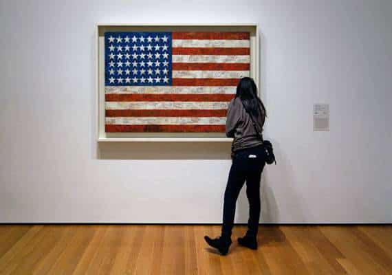 לוס אנג'לס: שישה עשורים של יצירות האמן ג'ספר ג'ונס בתערוכה