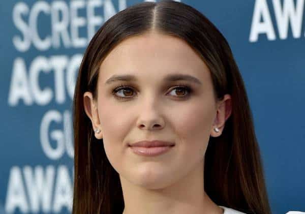 “הלוואי שאנשים היו יותר מכבדים": מילי בובי בראון פונה למעריצים שלה בדמעות