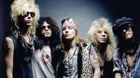 החלה הספירה לאחור: מעריצי גאנז אנד רוזס מחכים להופעת האיחוד שלהם, לראשונה מזה 25 שנה