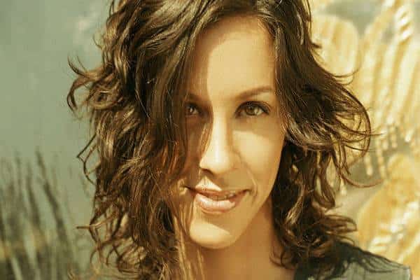 אין מה לא לאהוב: אלאניס מוריסט מגיעה להופעה בלאס וגאס וברור שכולם יהיו שם