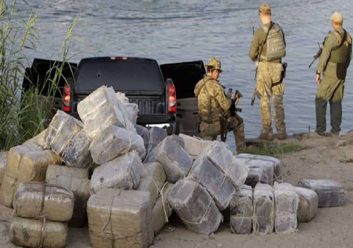 "קרטל הסמים המקסיקני משתולל": הגבול הדרומי נשטף יום-יום בעשרות אלפי מסתננים ממקסיקו, טראמפ תוקף "ארצנו נהרסת"