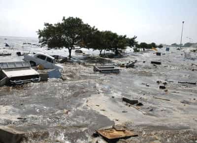 צונאמי ענק בגובה 300 מטר מאיים להרוס את אלסקה, הוואי והחוף המערבי של ארצות הברית