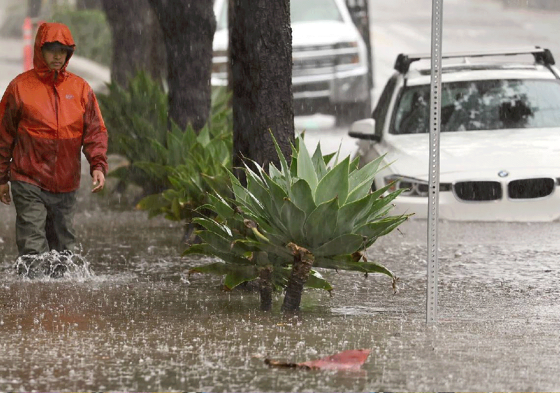 "שיטפונות מסכני חיים": הגל השני של הסופה בדרך לקליפורניה - המושל ניוסום הכריז על מצב חירום, "הישארו בבתיכם"