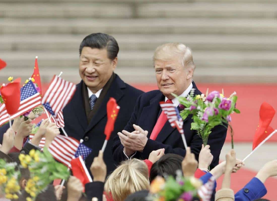 מלחמת הסחר מתלקחת מחדש: טראמפ מטיל מכס של 10% על כל המוצרים מסין 