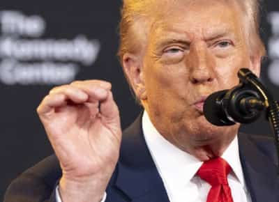 ממשל טראמפ פותח במבצע ביקורת רציפה ל־55 מיליון בעלי ויזות לגילוי חריגות שיובילו לביטול וגירוש