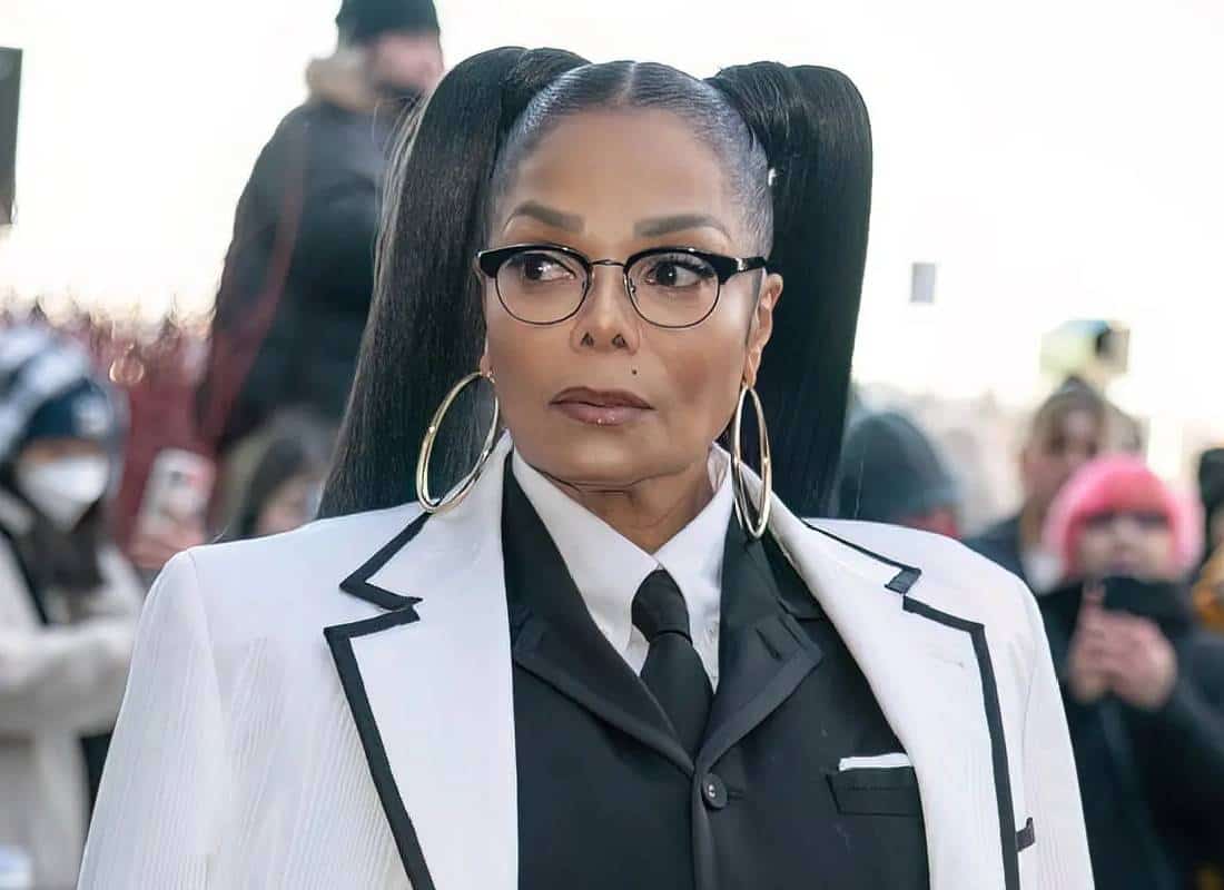 ג'נט ג'קסון חוזרת על טענות שקריות לגבי זהותה של קמלה האריס