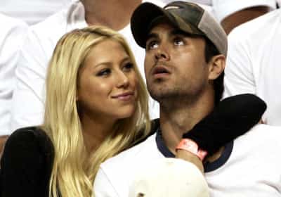 הפתעה: אנריקה איגלסיאס ואנה קורניקובה מצפים לילד רביעי