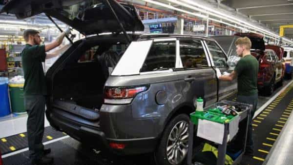 יגואר – לנד רובר, יצרנית הרכב הגדולה בבריטניה מקצצת 1,000 משרות בשל "איבוד אמון הציבור"