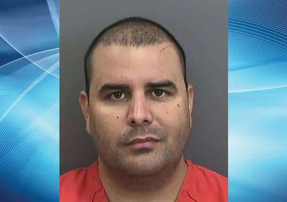 פלורידה: שוטר נעצר לאחר שנתפס נוהג בשכרות