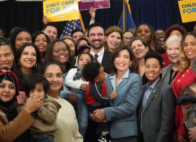 מעונות יום חינם לפעוטות מתחיל בניו יורק: 2,000 מקומות חדשים במבחן למדיניות חברתית