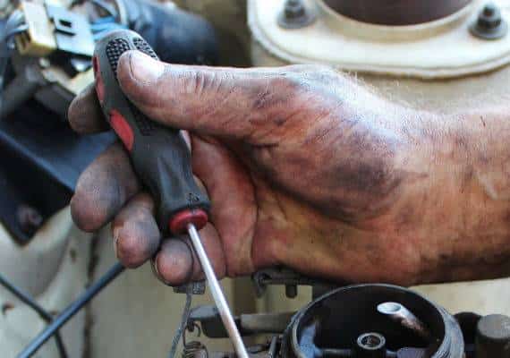 ניו יורק: כך הצליח נוכל שהתחזה למכונאי להוציא כ-2,000 דולר מנהג תמים