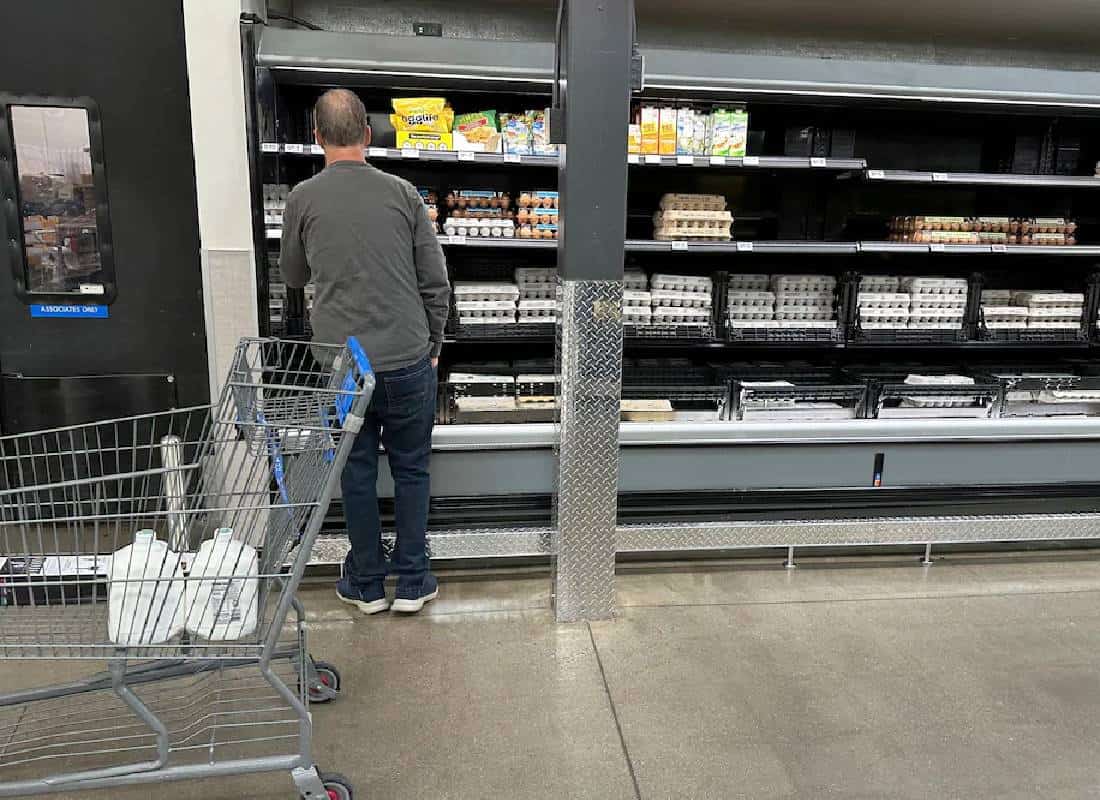 משבר הביצים מחריף: מדפים ריקים ומחירי שיא לקראת החגים