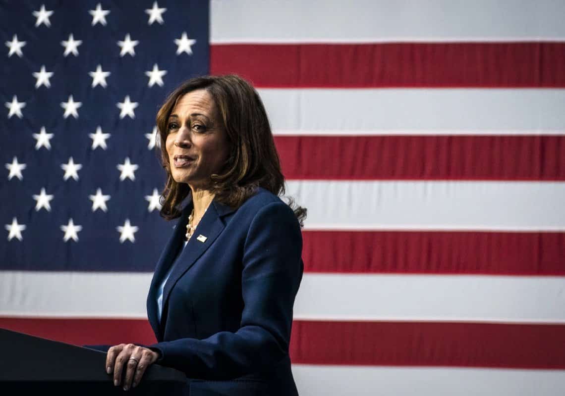 דרמה בוושינגטון: סגנית הנשיא האריס נמצאה חיובית לקורונה