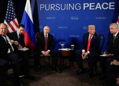 ועידת השלום באלסקה: טראמפ ופוטין נפגשו שעות ארוכות אך עזבו ללא הסכם