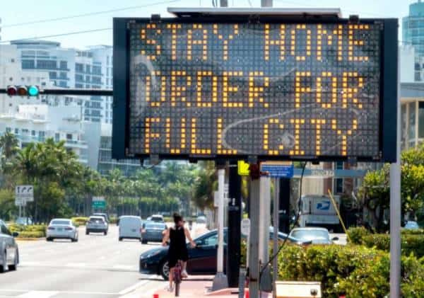 בעקבות הזינוק בחולי קורונה בדרום פלורידה: המושל הנחה את התושבים להישאר בבית