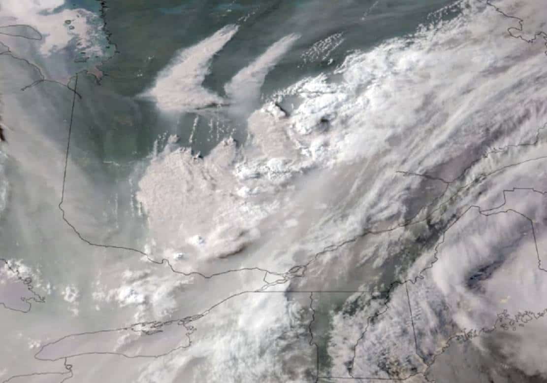 "מתחיל לזלוג למערב התיכון ולוושינגטון": עשן השריפות הקנדי ממשיך להתפשט ברחבי ארה"ב 