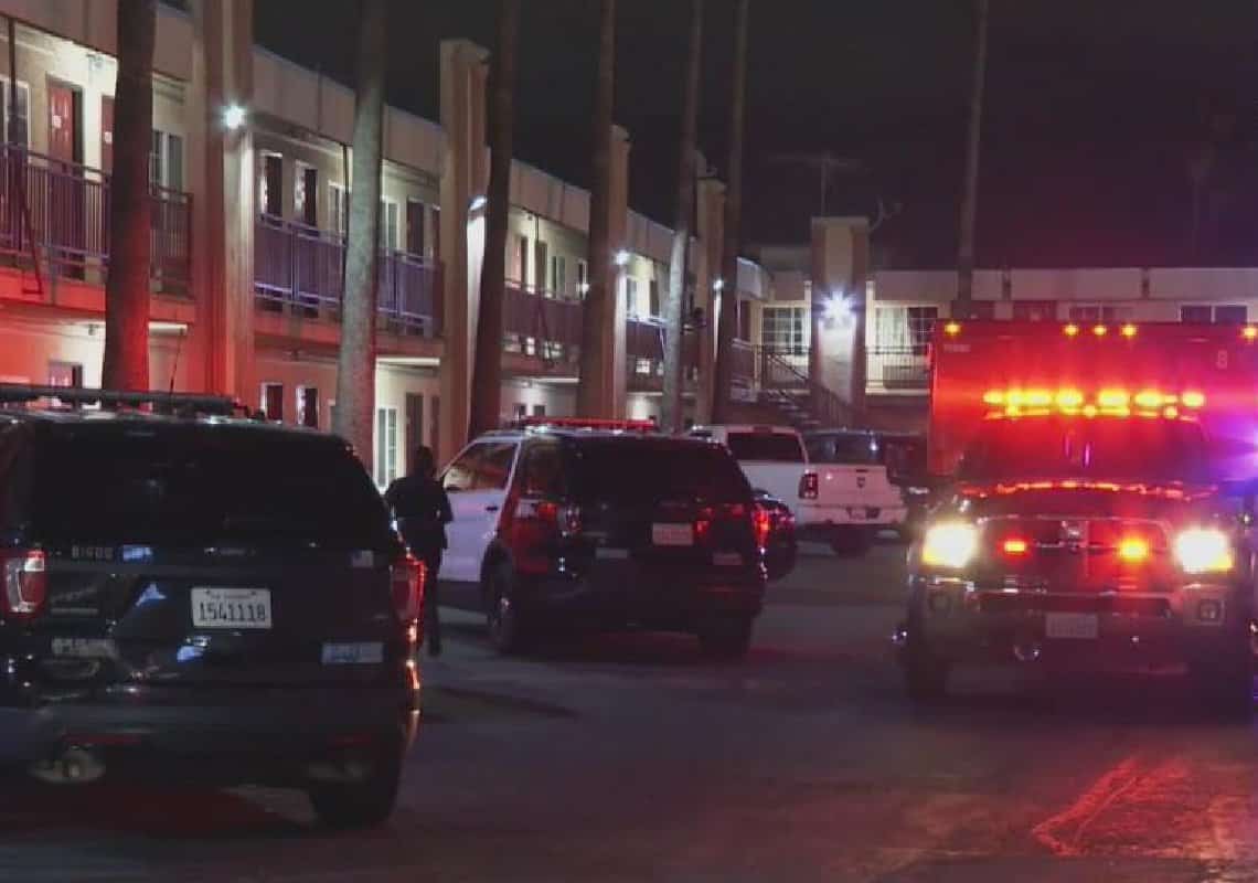 ואלי לוס אנג'לס: גבר נורה למוות מחוץ לבית מלון