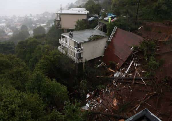 נזק כבד הוסב למאות מבנים ברחבי קליפורניה בעקבות שטפונות