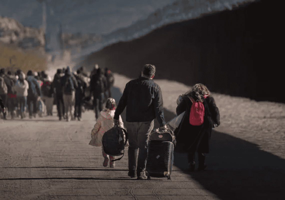 ימים לבחירות לנשיאות: מהגרים ממהרים לגבולות הדרומיים של ארה"ב