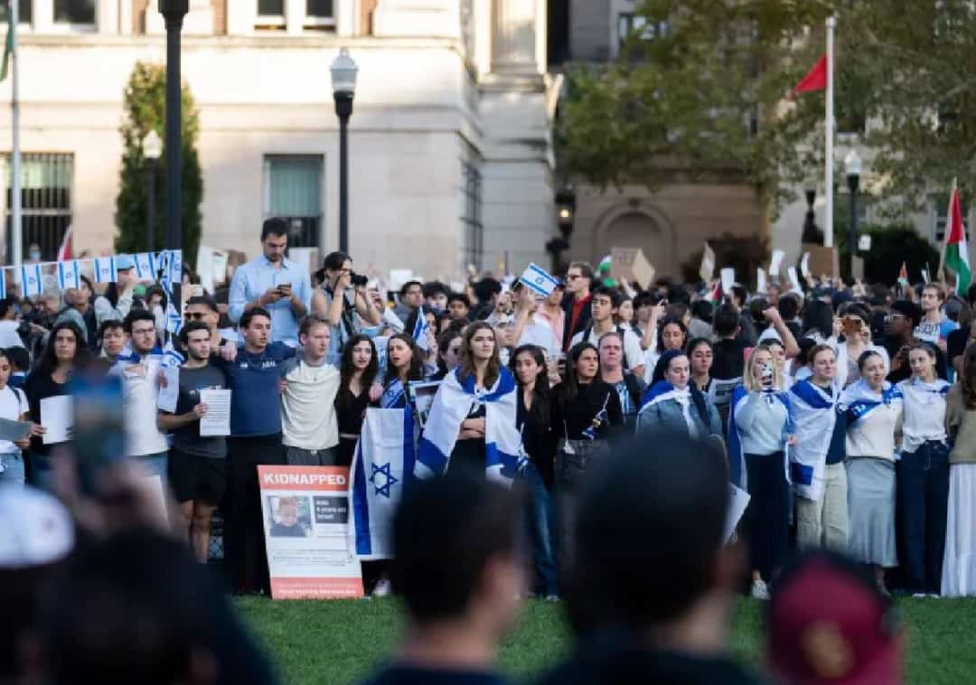 דור תחת לחץ: המחיר הנפשי שמשלמים בני נוער יהודים בארה"ב