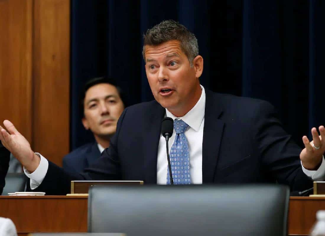 טראמפ בוחר בכוכב ריאליטי לשעבר לנהל את משרד התחבורה האמריקאי