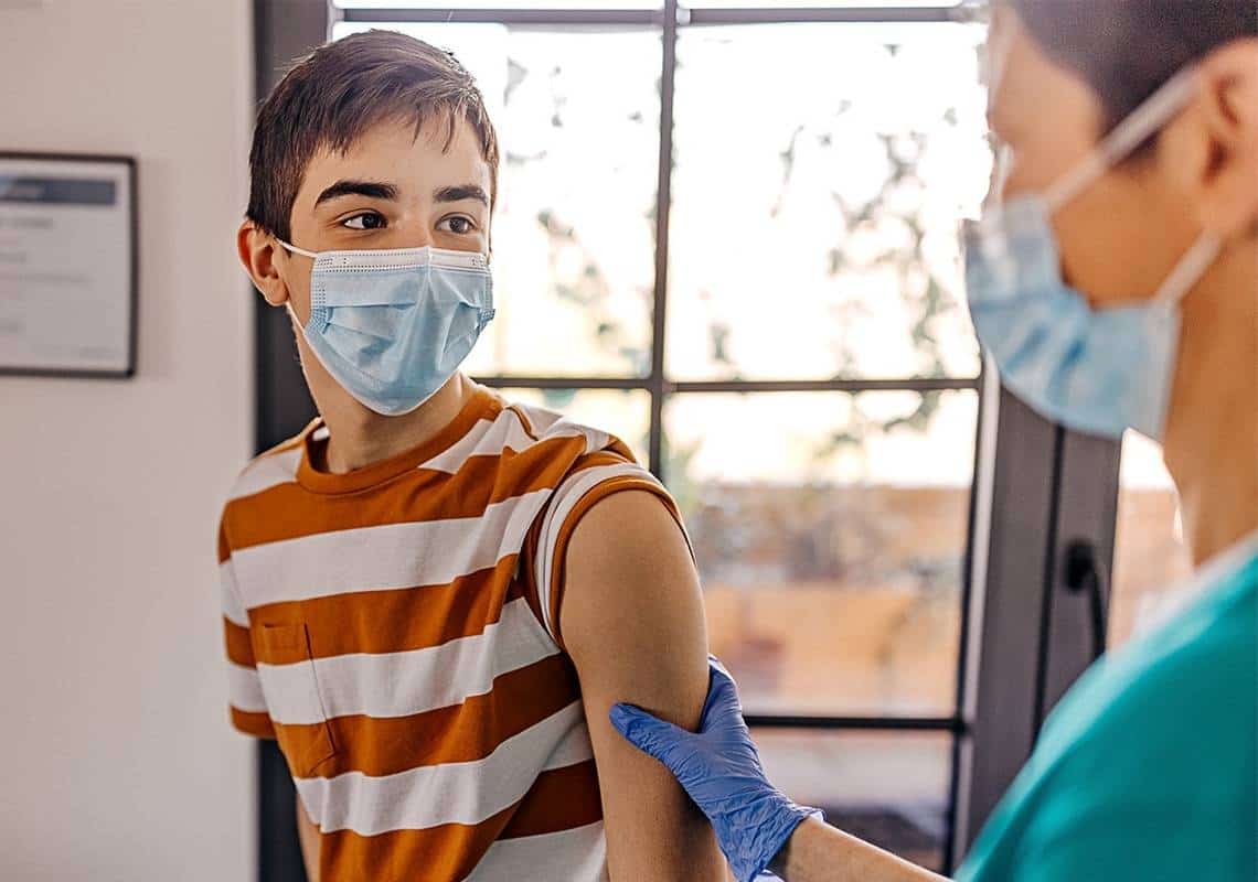 ראשי פייזר ל-FDA: תאשרו את החיסון לקורונה גם לבני 12 עד 15