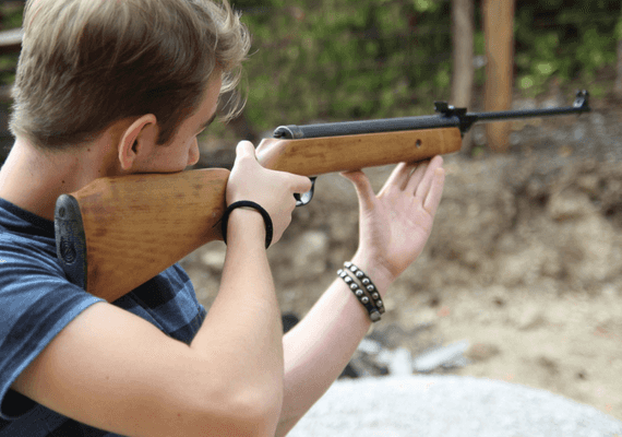 קליפורניה: הצעת חוק להעלאת הגיל שבו מותר לקנות רובים