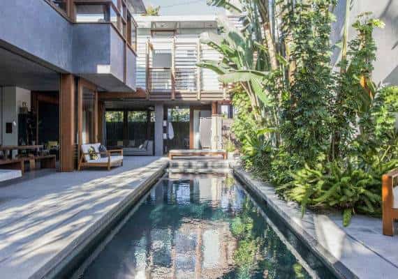 וילות פרטיות, משרתים, שפים אישיים, יעדי סקי ושיט ביאכטה: AIRBNB פונה לקהל עשיר